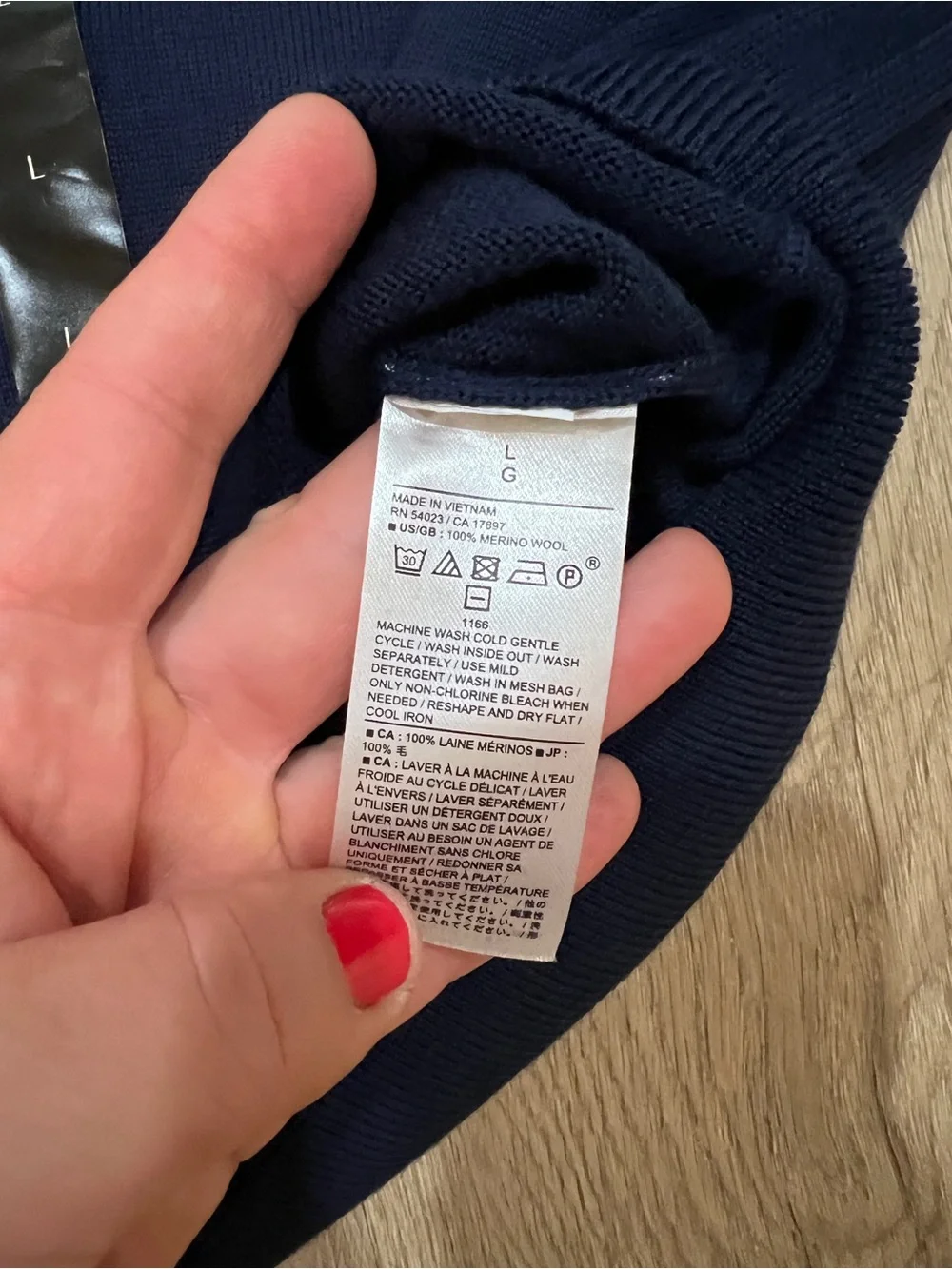 NWT Banana Republic Men’s 100% Merino Wool Navy Blue Crewneck Pullover Sweater